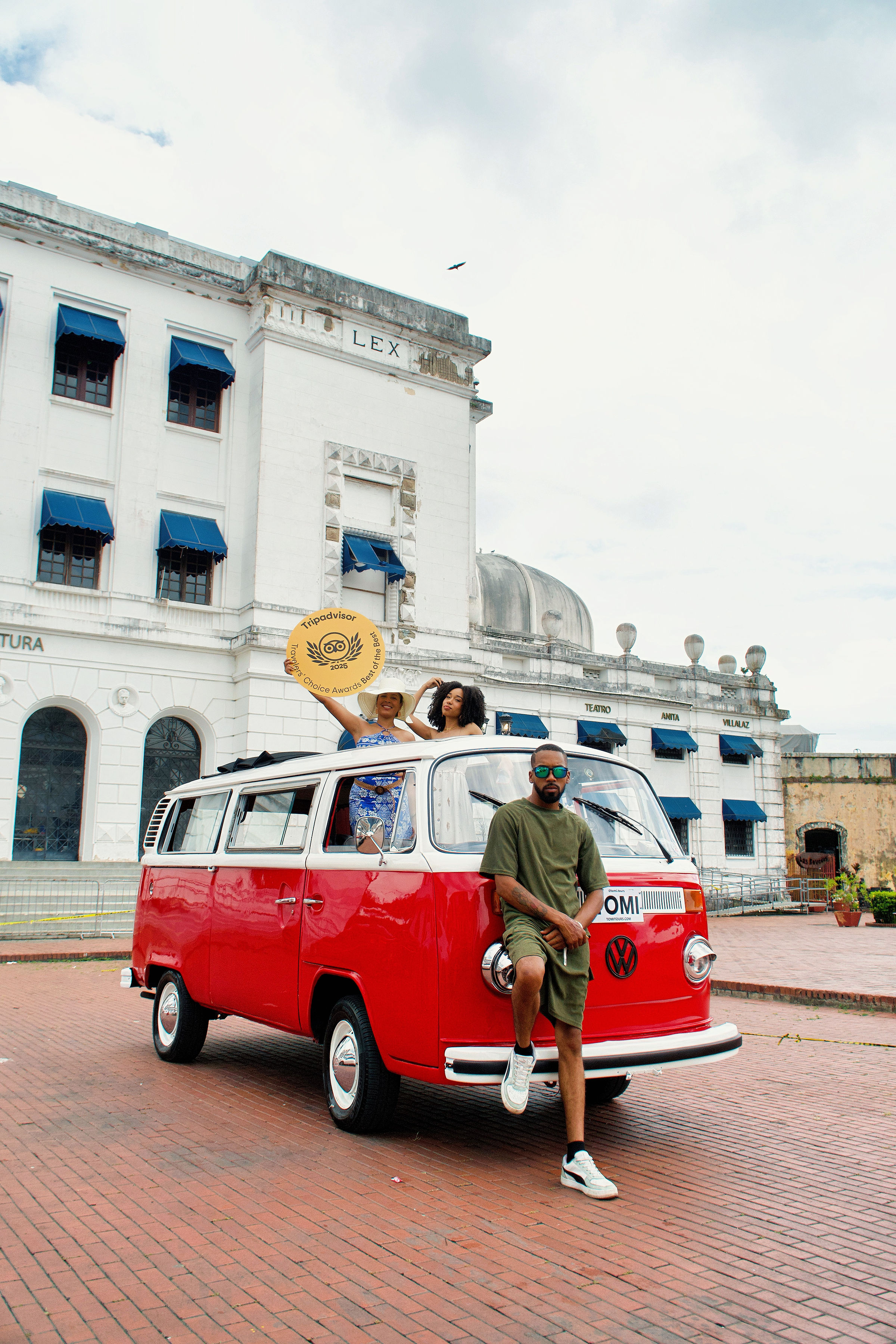VW Safari tour in Panama City with Tomi Tours
